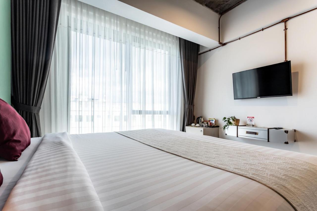 The Wood Hotel Surin Bagian luar foto