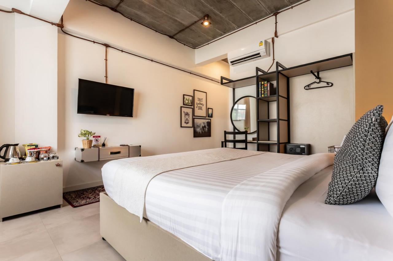 The Wood Hotel Surin Bagian luar foto