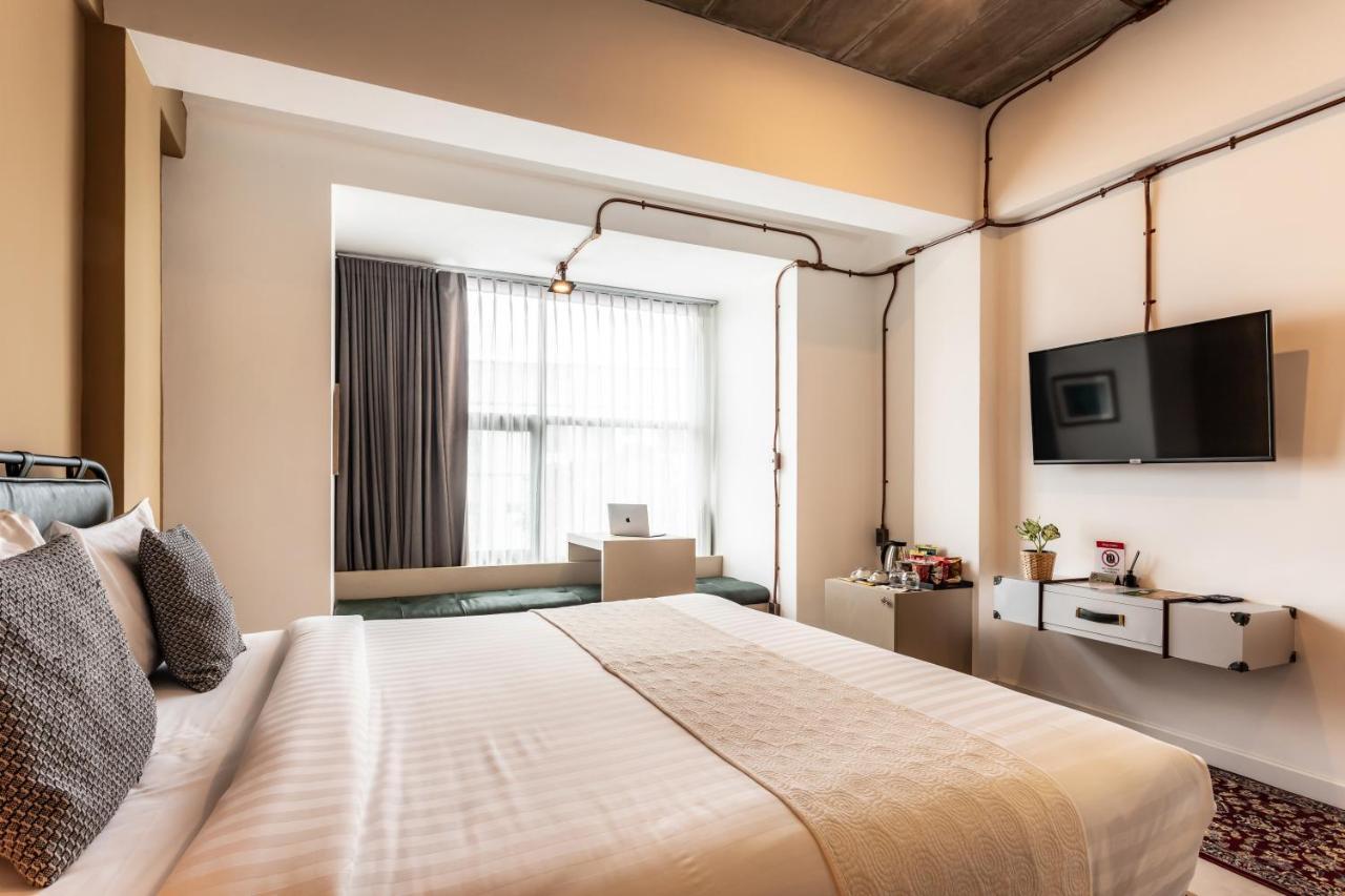 The Wood Hotel Surin Bagian luar foto